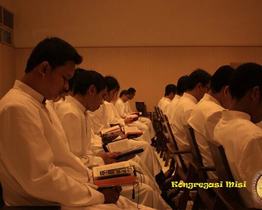 Ibadat Harian: Kamis Sore – Prapaskah III