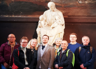 Ziarah 400 Tahun CM di Paris